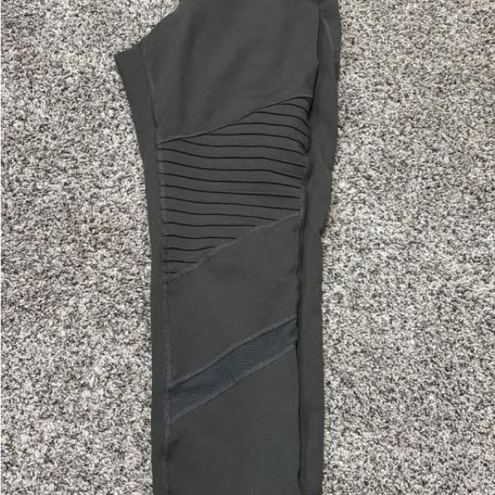 Old Navy Charcoal Leggings with Ribbed Accents